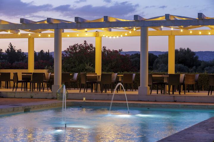 Pool 16 of 41