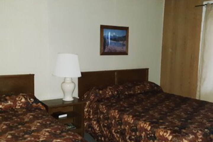 Room 12 of 18