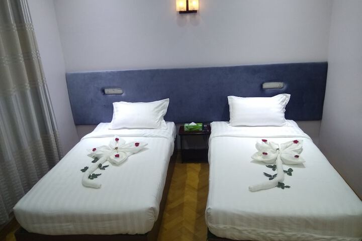 Room 10 of 25