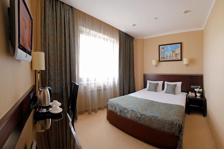 Room 15 of 53