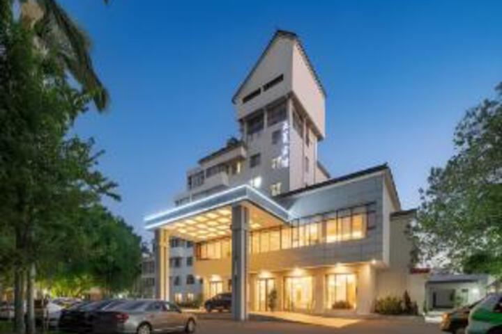 Wuling Hotel (Liuzhou High-speed Railway Station)