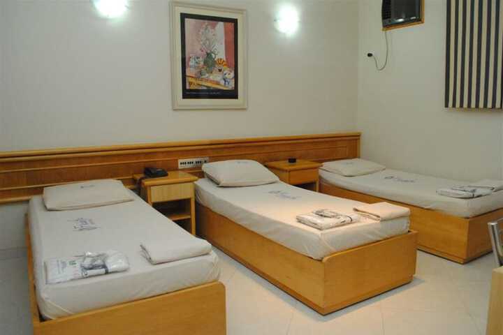 Room 8 of 43