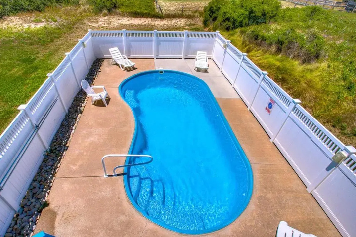 Pool 9 of 15