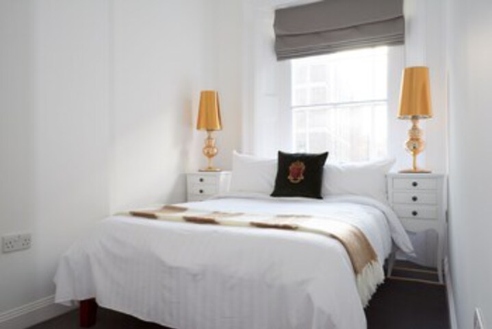 Room 14 of 18