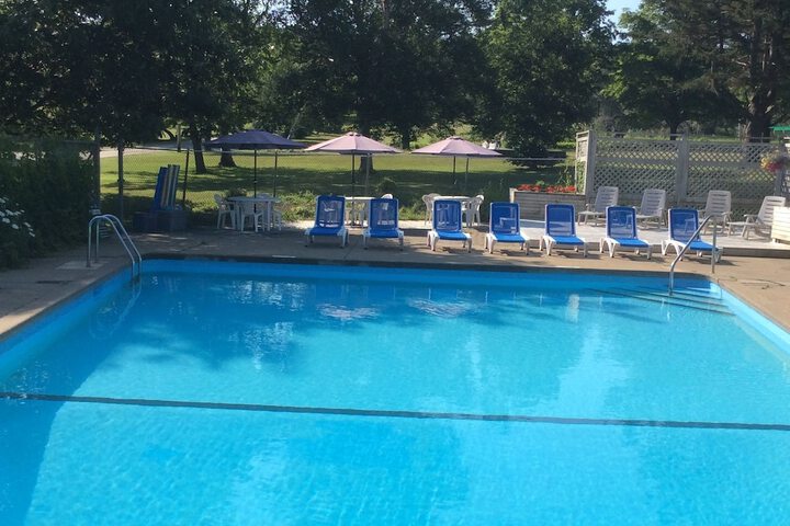 Pool 13 of 25