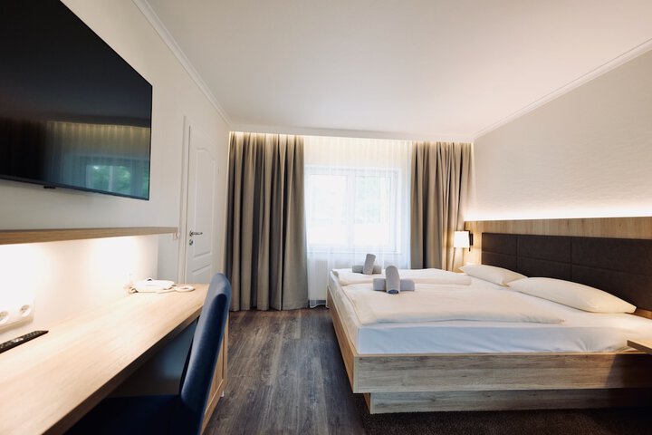 Room 9 of 50