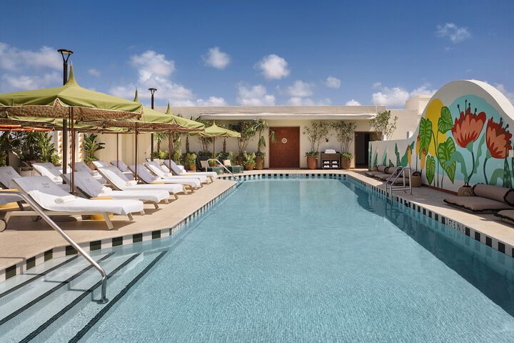 Poolside bar