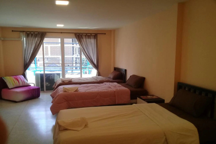 Room 6 of 11