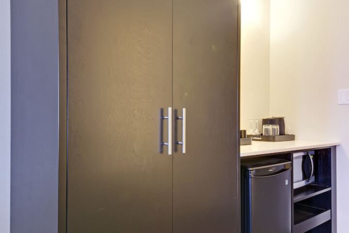 Room 6 of 72