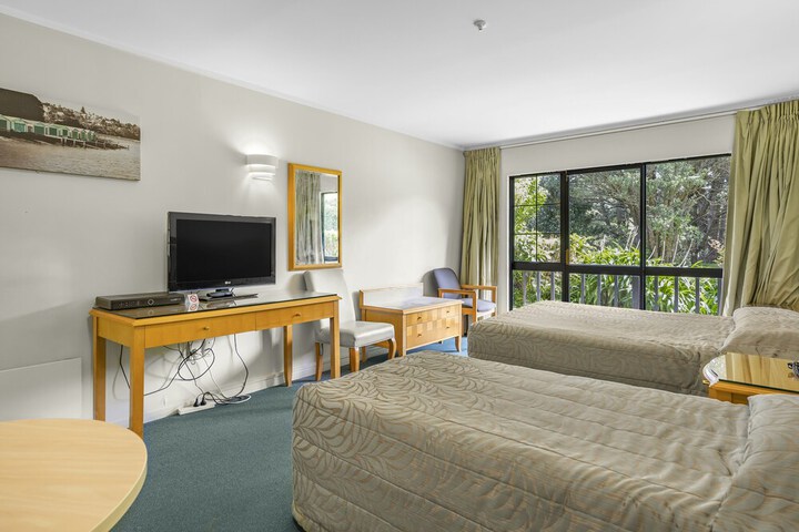Room 42 of 111