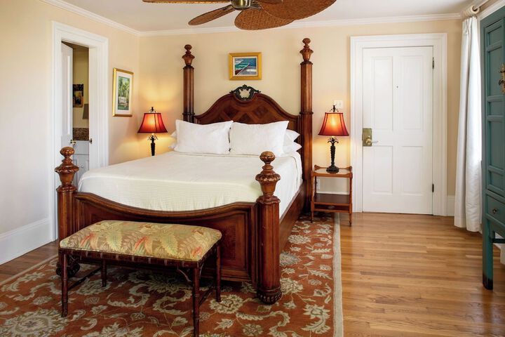 Room 30 of 136