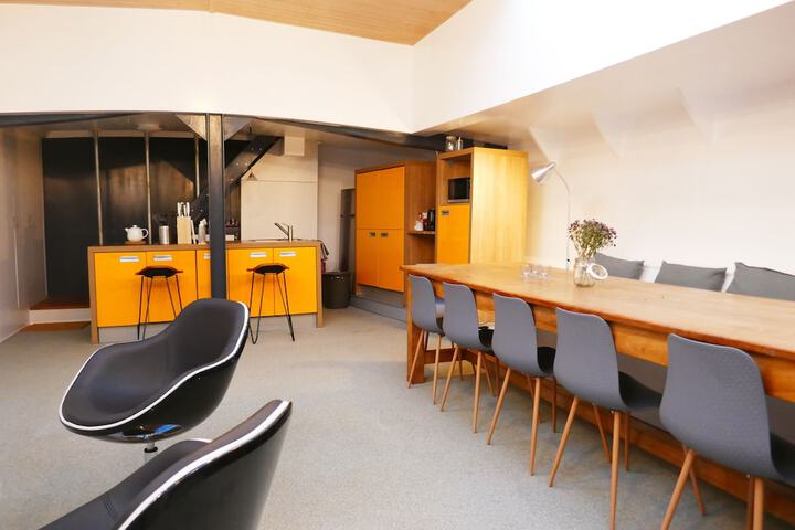 Room 7 of 16