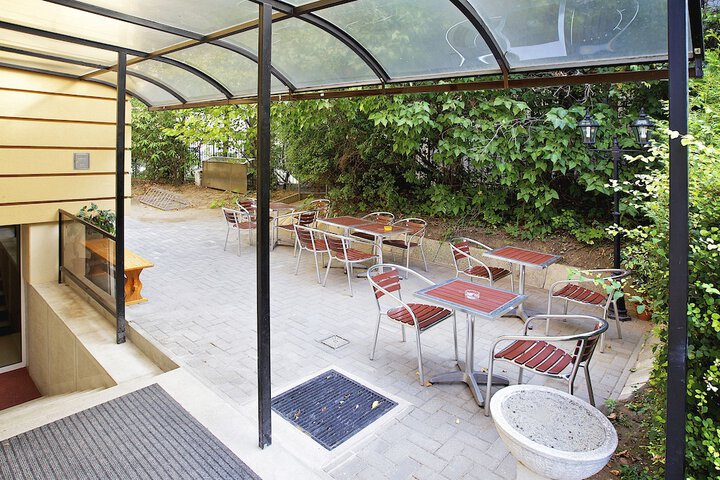 Terrace/Patio 71 of 76