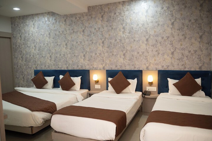 Room 12 of 44