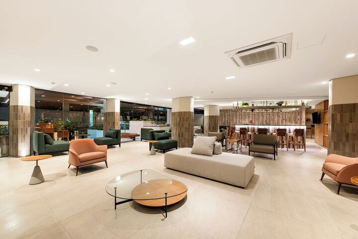 Entrance & Lobby