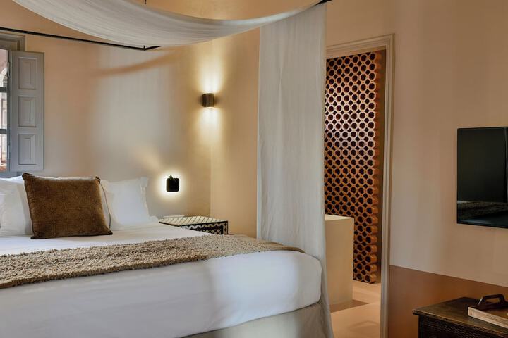 Room 21 of 282