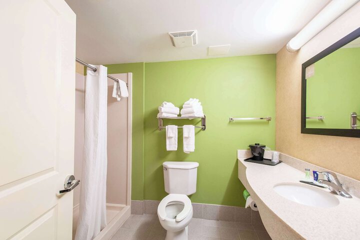 Double Accessible 2 Double Beds (6 of 12)