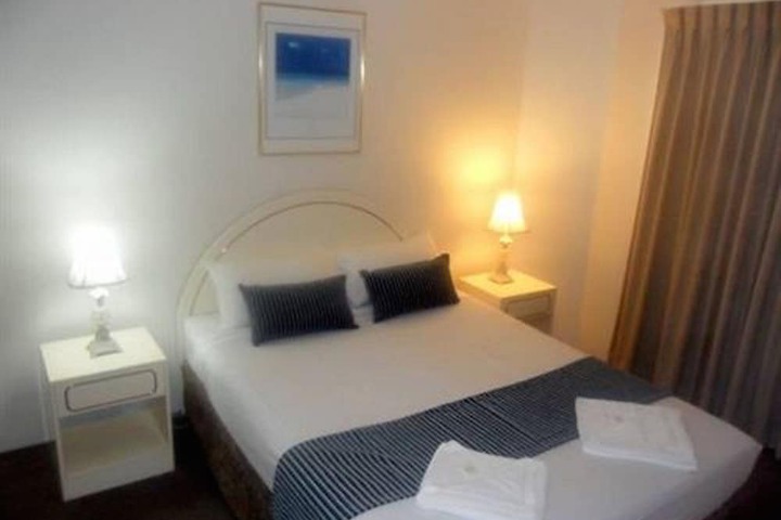 Room 4 of 25