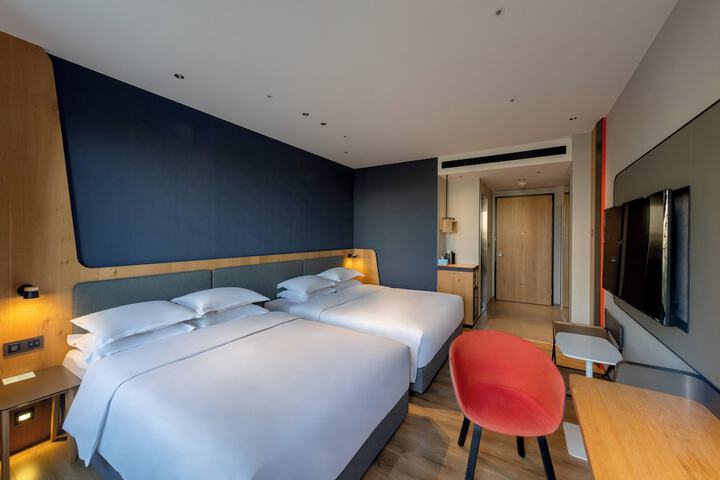 Room 30 of 82