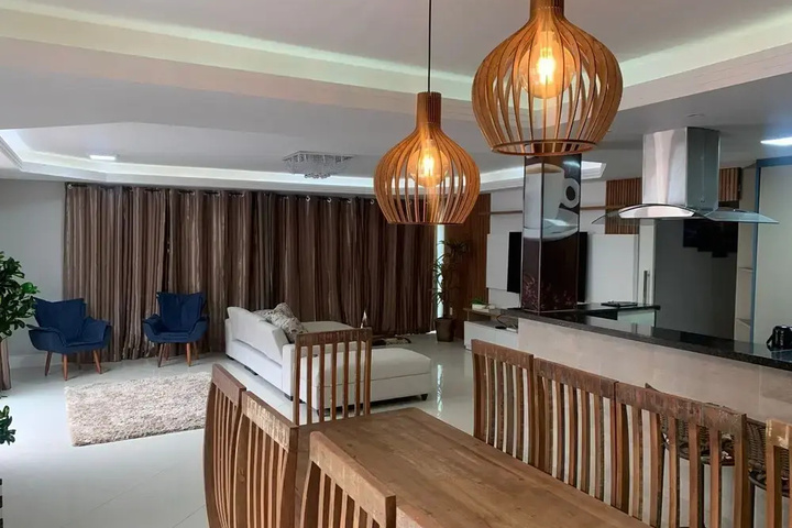 Room 2 of 16