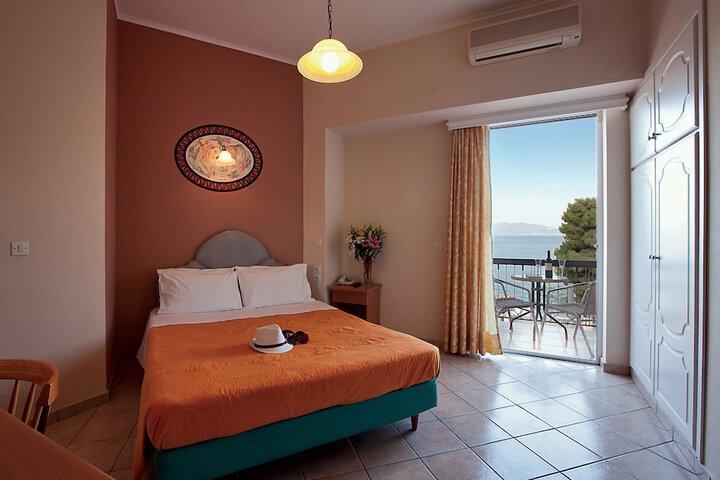 Room 4 of 47