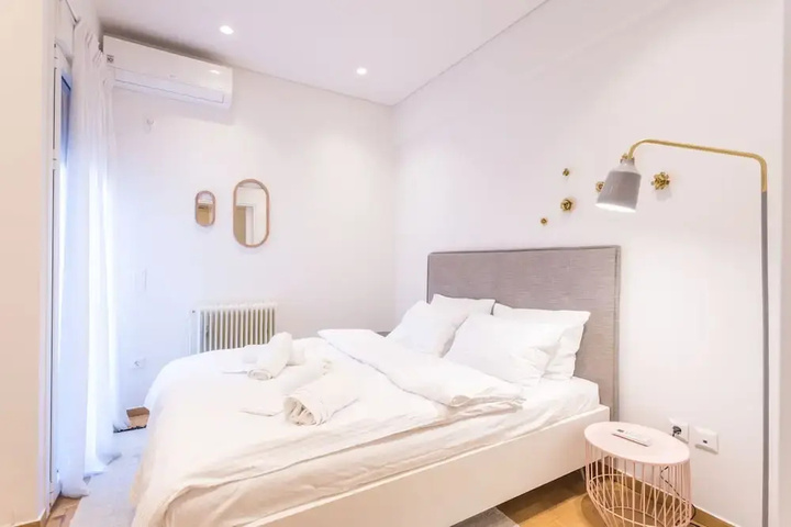 Room 5 of 15