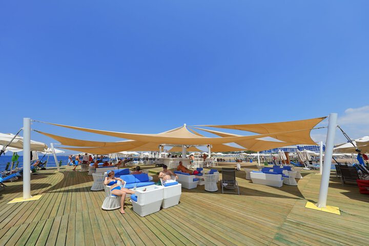 Sundeck 139 of 147