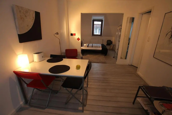 Room 3 of 10