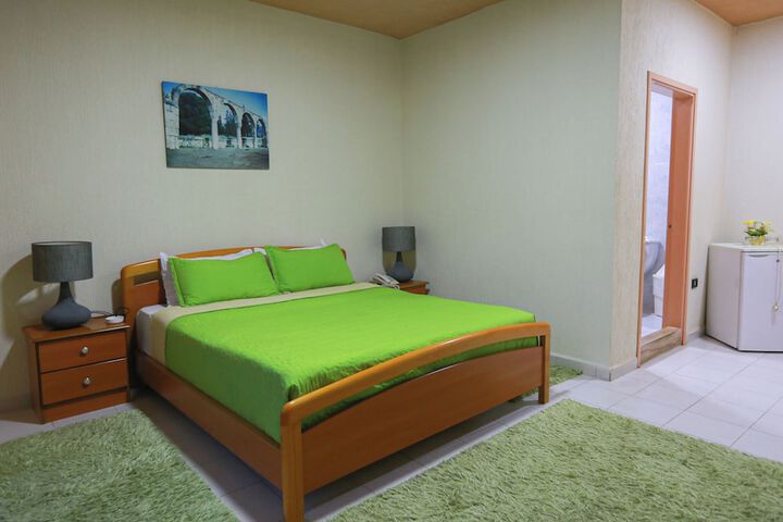 Room 36 of 83