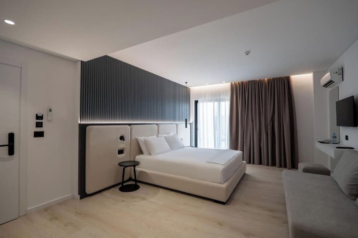 Room 54 of 100