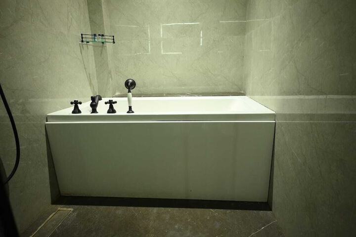 Room 81 of 161