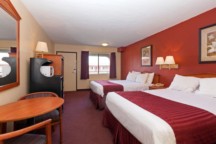 Room 7 of 19