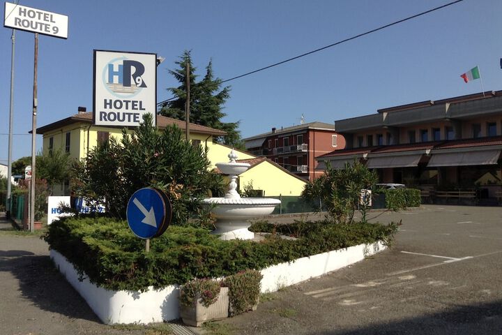 Hotel Exterior 56 of 63