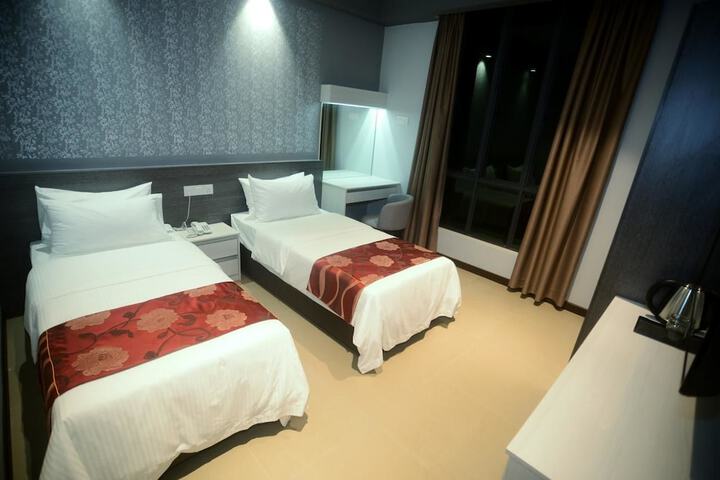 Room 8 of 23
