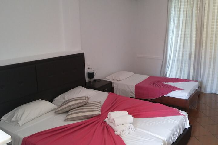 Room 35 of 106