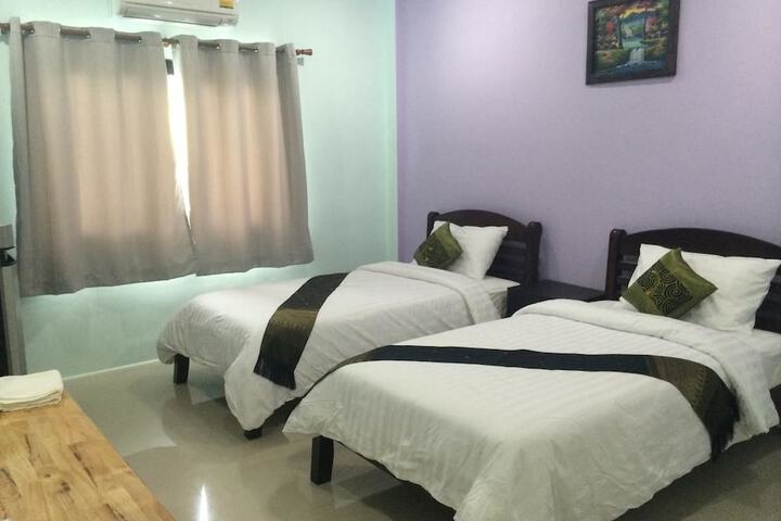 Room 8 of 37