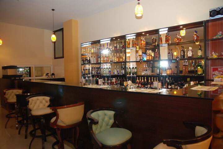 Lounge 47 of 54