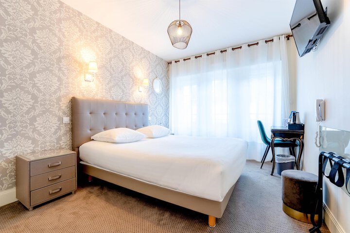 Room 30 of 63