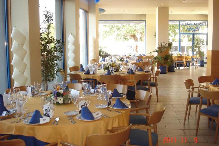 Dining 44 of 98