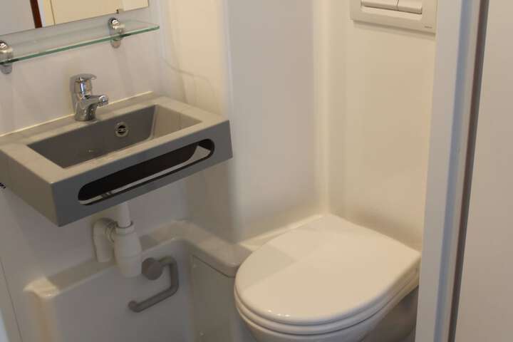 Room 5 of 11