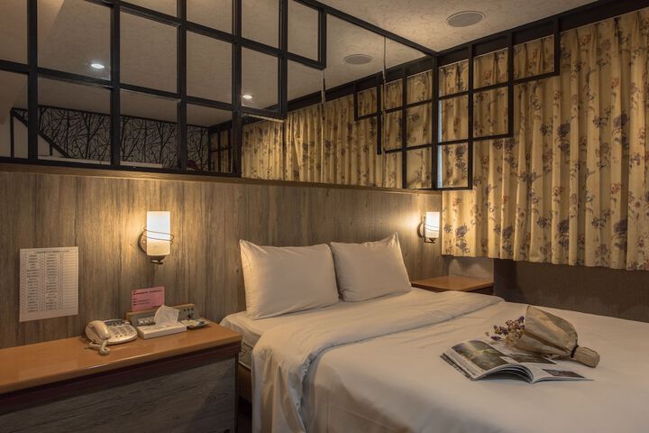 Room 9 of 21