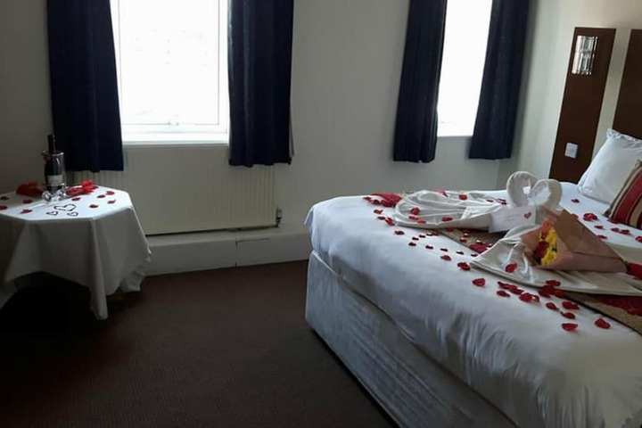 Room 9 of 39