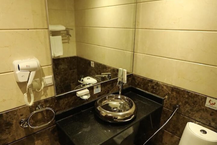 Room 54 of 82