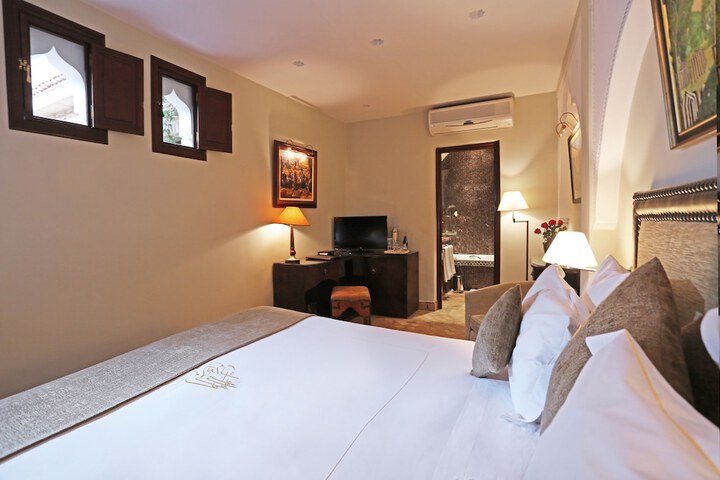 Room 6 of 93