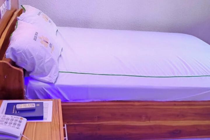 Room 83 of 285