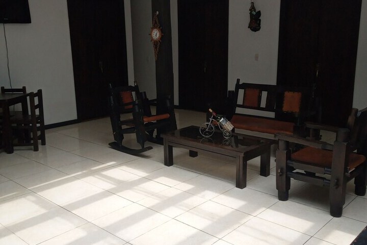 Room 7 of 8