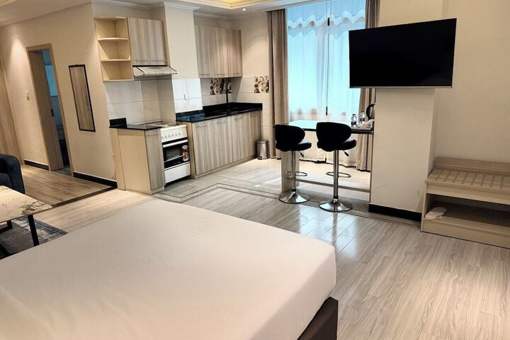 Room 12 of 34