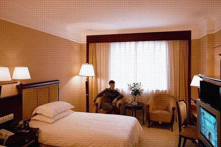Room 10 of 24