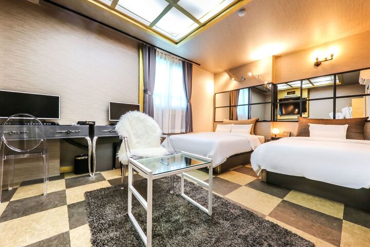 Room 105 of 138