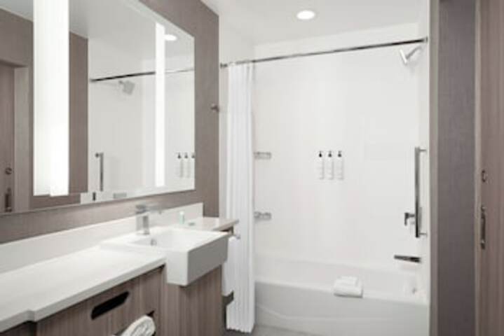 Room 25 of 63